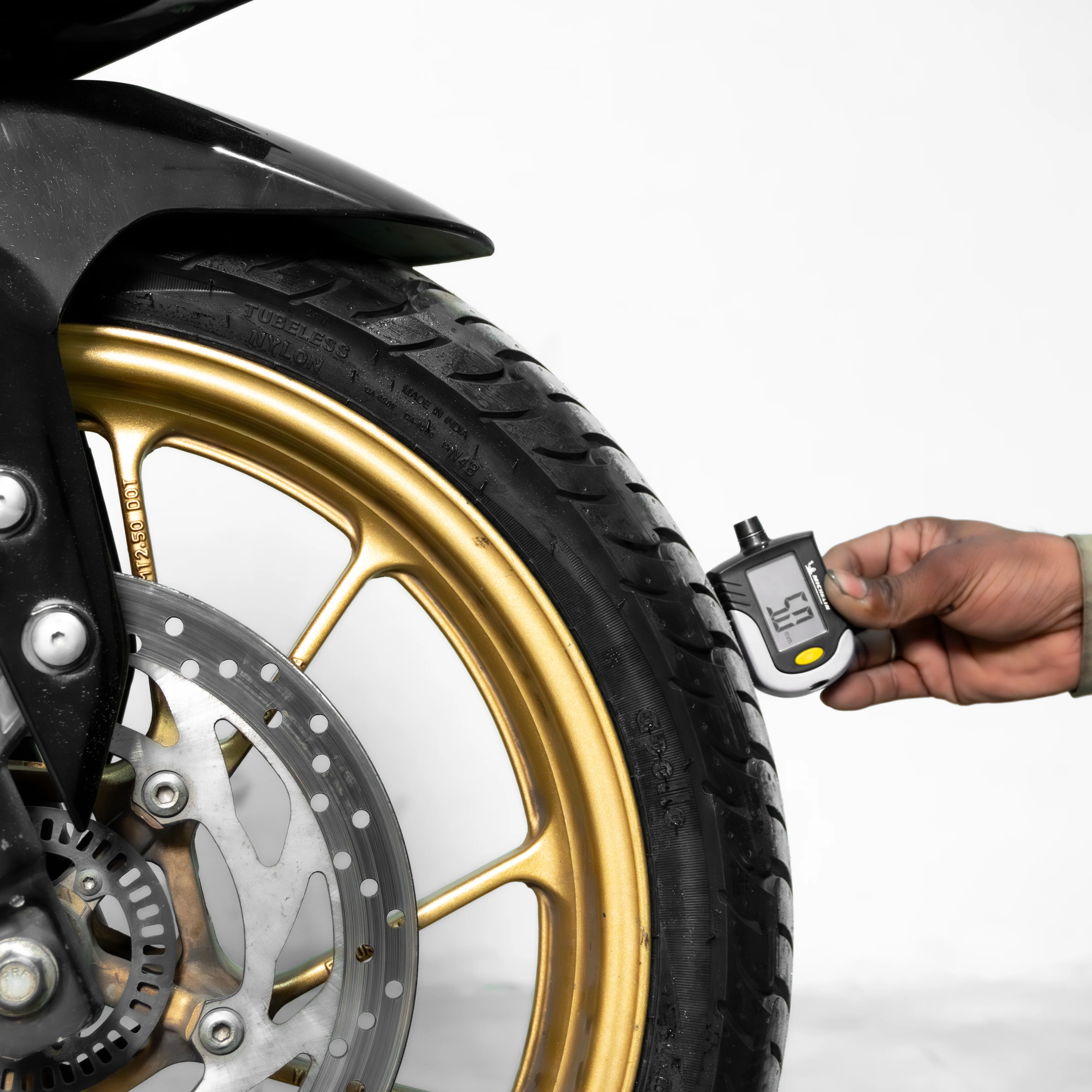 Yamaha R15 V4 - Image 4