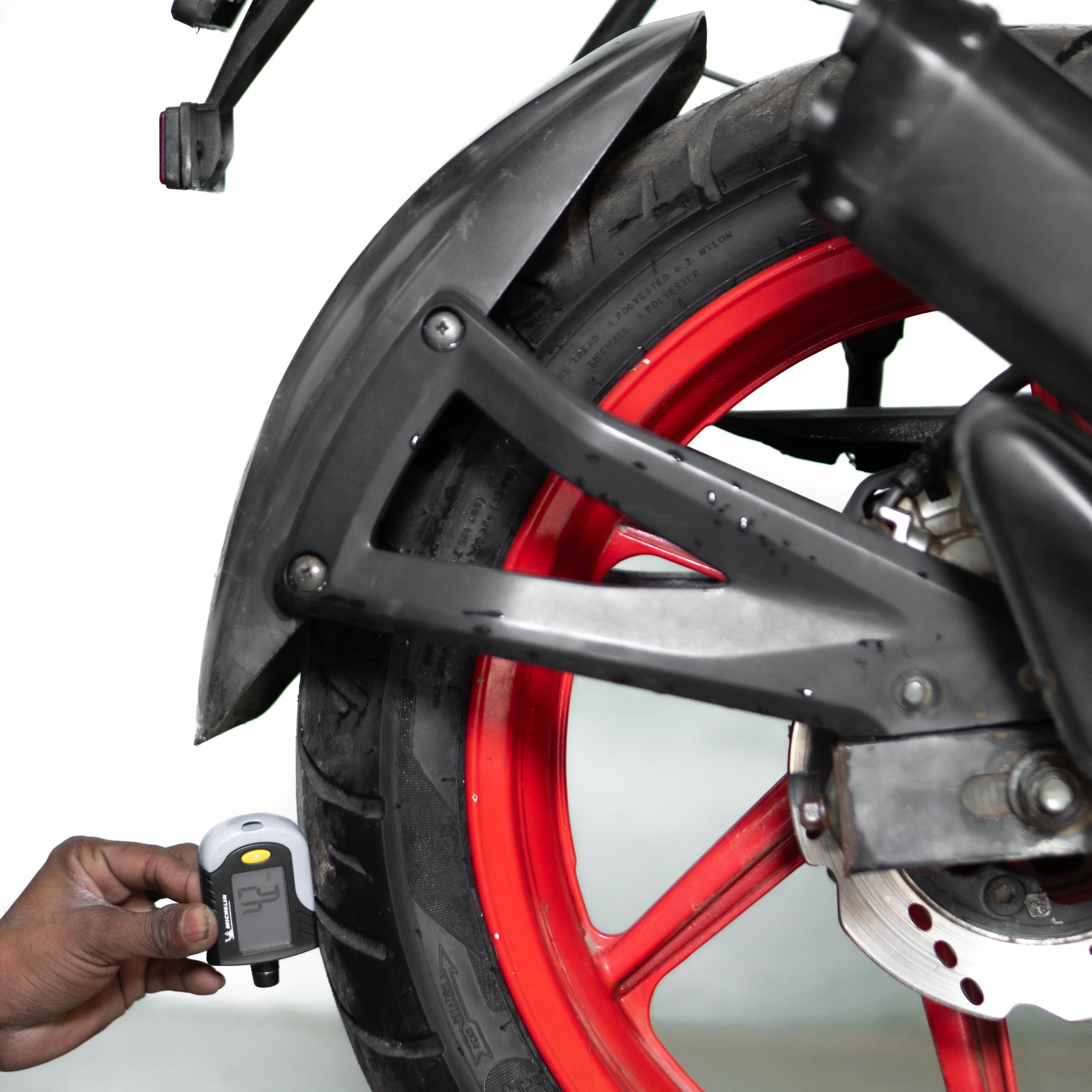 TVS Apache 160 4v - Image 4