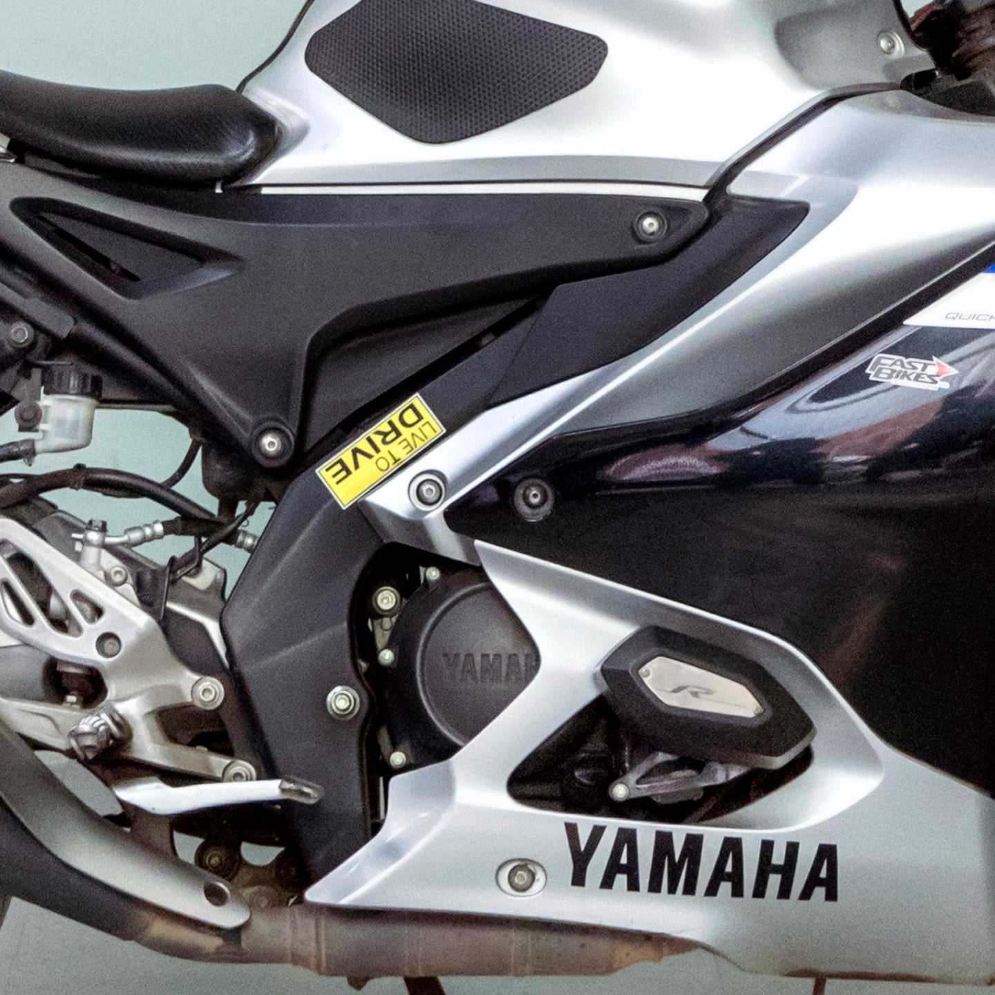 Yamaha R15 M - Image 10